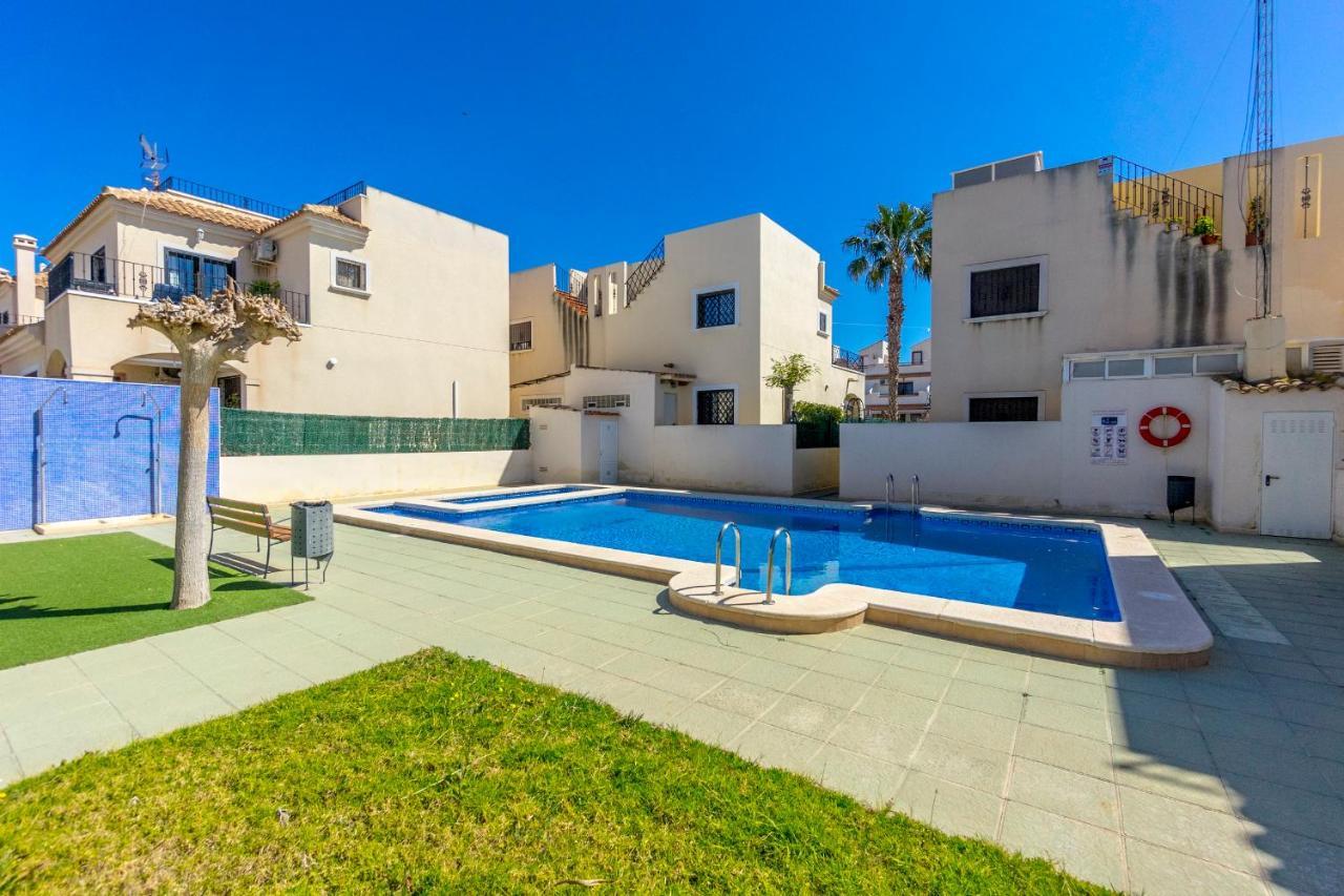 Fh Mediterraneo Torrevieja Bagian luar foto