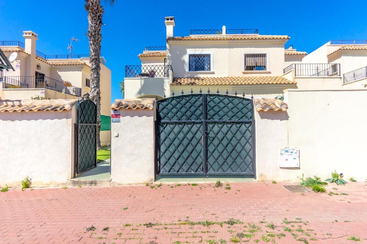 Fh Mediterraneo Torrevieja Bagian luar foto